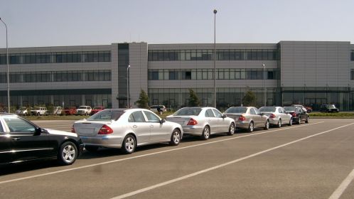 探訪德國(guó)奔馳汽車(chē)制造廠房?jī)?nèi)部結(jié)構(gòu)